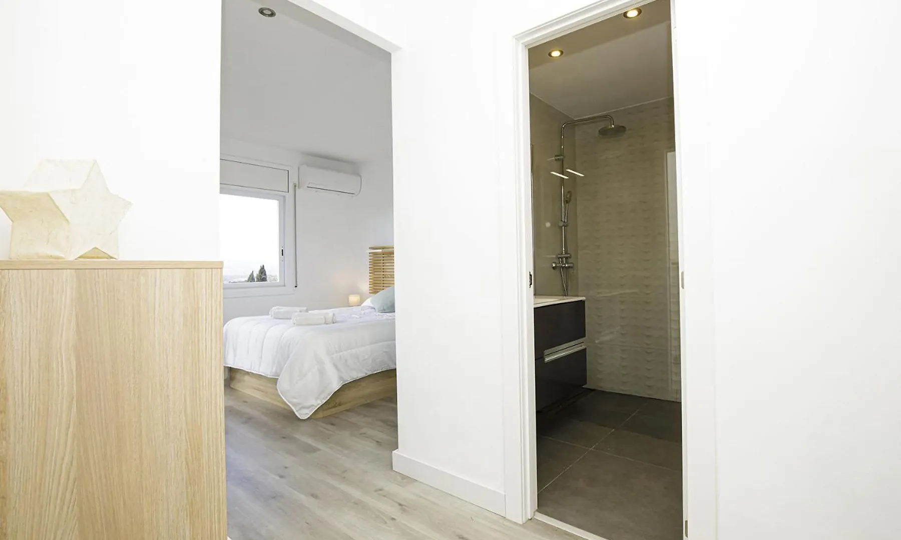 Casa Con Bonitas Vistas En Montjuic Girona Villa Chalet