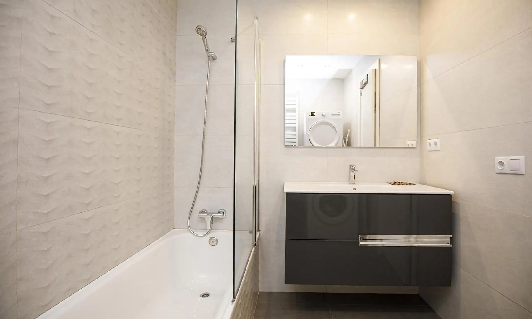 Casa Con Bonitas Vistas En Montjuic Girona Villa Chalet