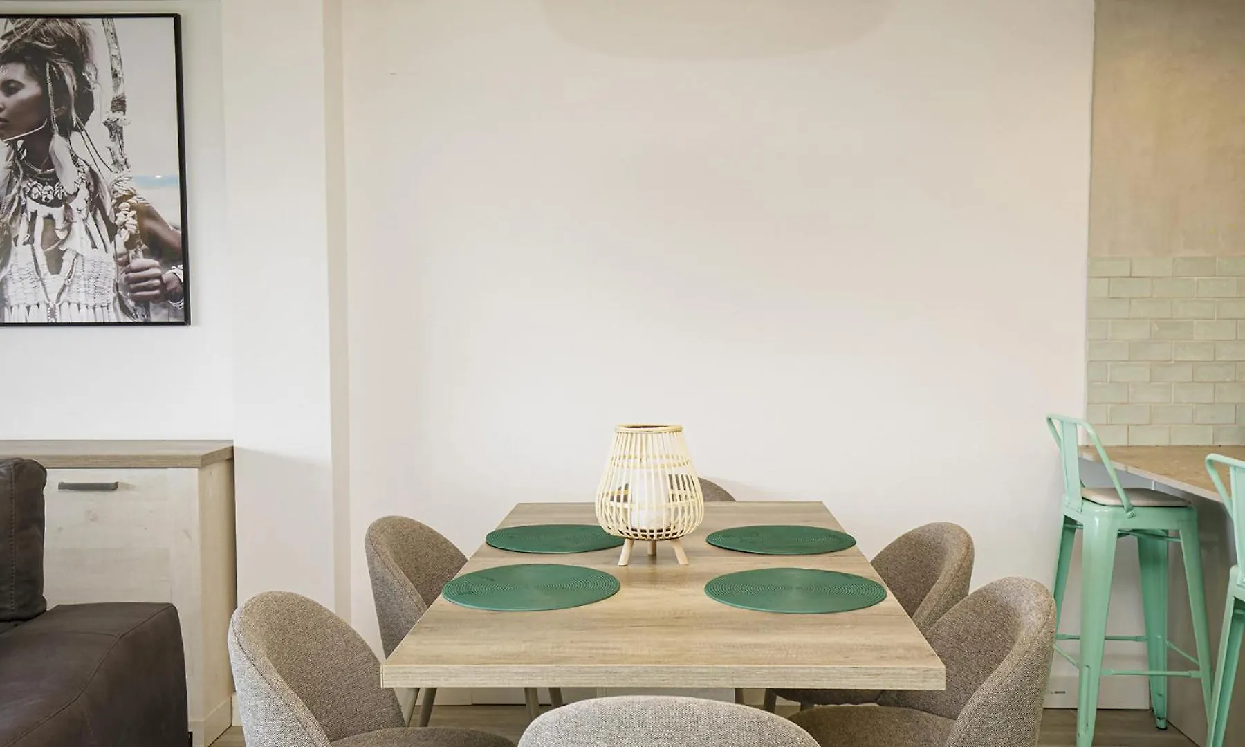 Casa Con Bonitas Vistas En Montjuic Girona Villa Chalet