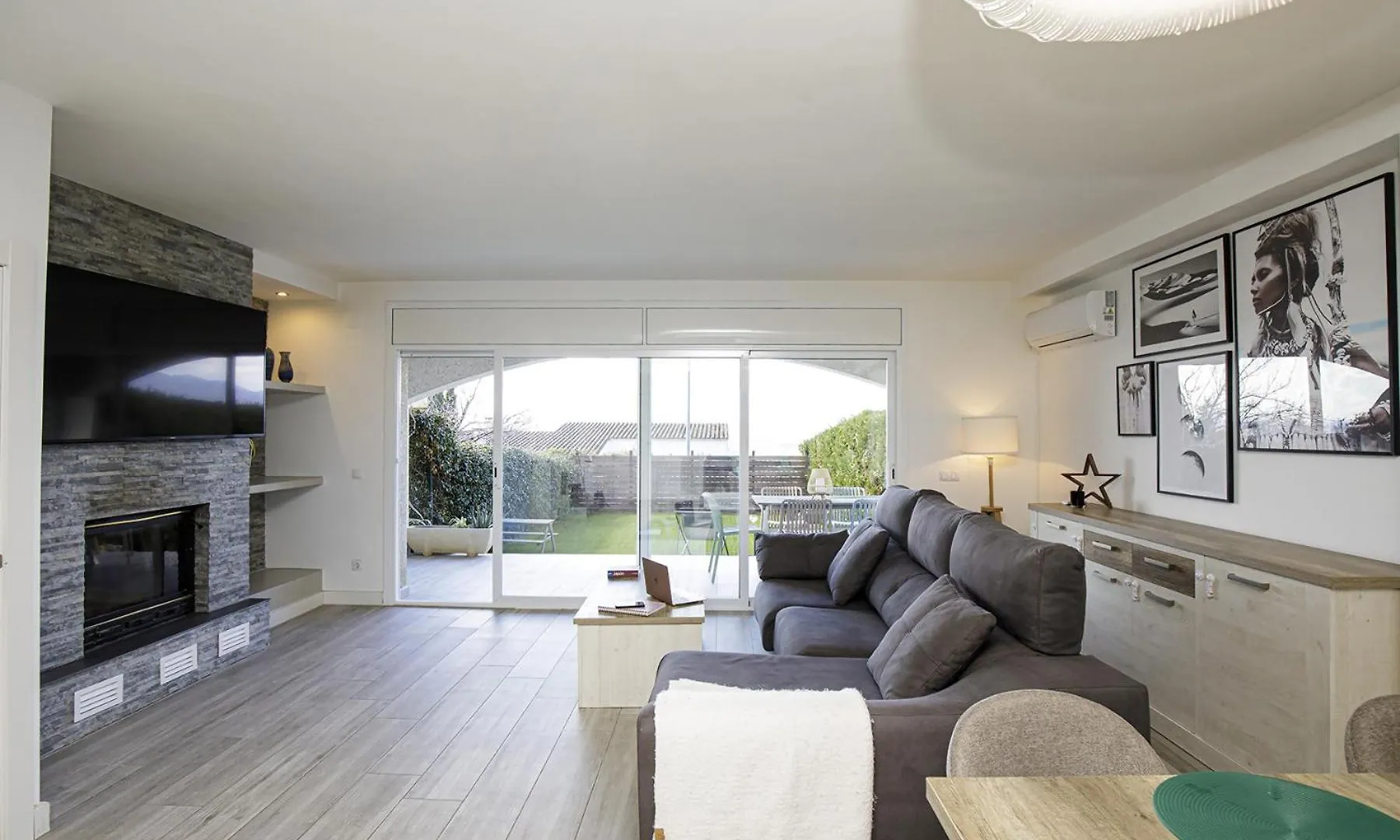 Casa Con Bonitas Vistas En Montjuic Girona Villa 0*,  Spain
