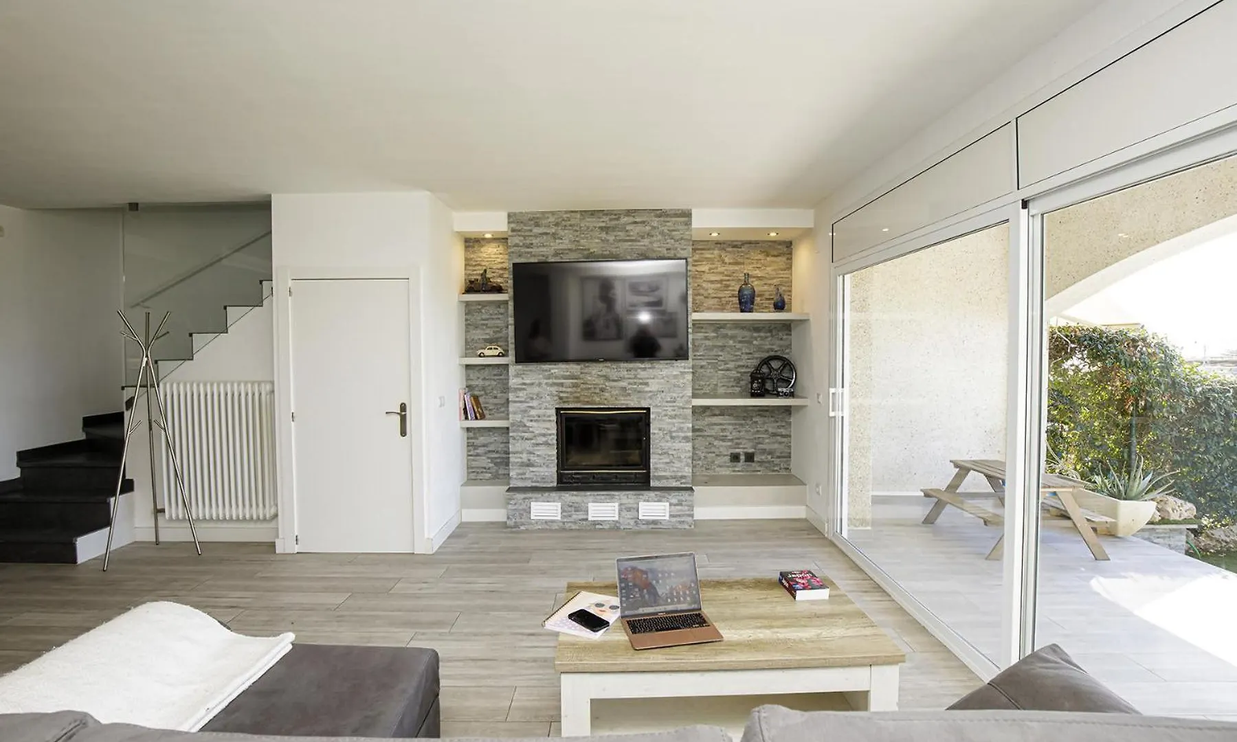 Chalet Casa Con Bonitas Vistas En Montjuic Girona Villa