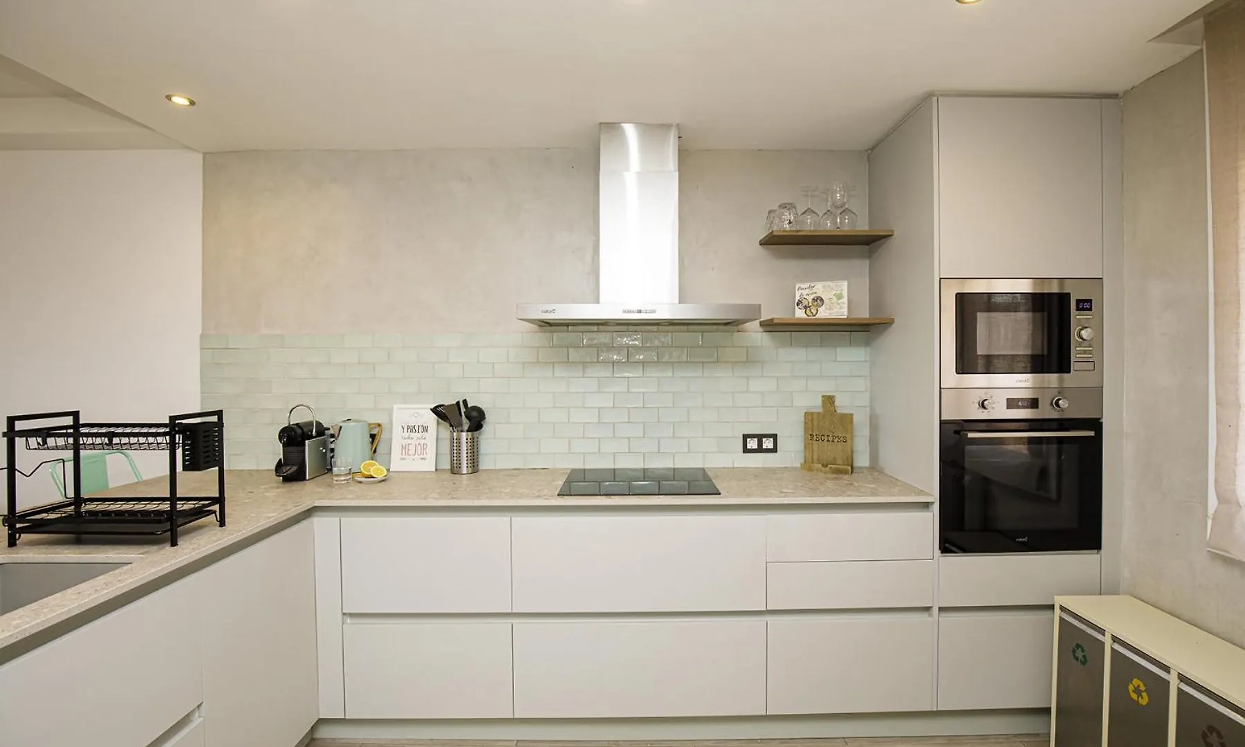 Casa Con Bonitas Vistas En Montjuic Girona Villa Chalet